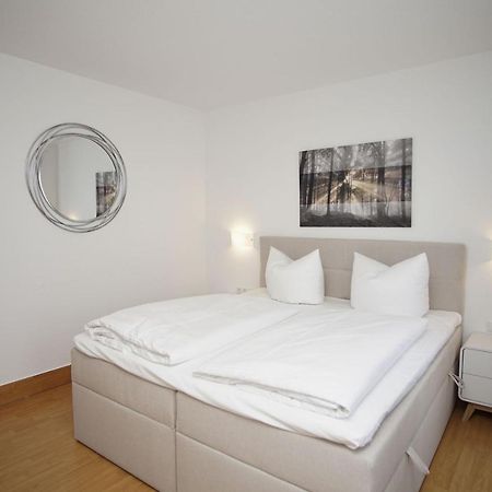 Strandnah Mit Terrasse, Gratis Nutzung Vom Ahoi Erlebnisbad Und Sauna In Sellin - Strandhaus Moenchgut Fewo06 洛布 外观 照片