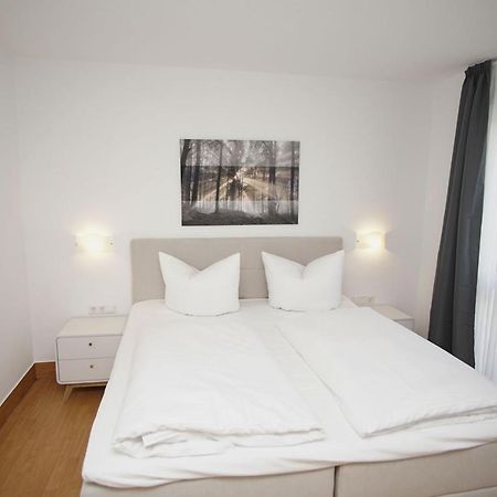 Strandnah Mit Terrasse, Gratis Nutzung Vom Ahoi Erlebnisbad Und Sauna In Sellin - Strandhaus Moenchgut Fewo06 洛布 外观 照片