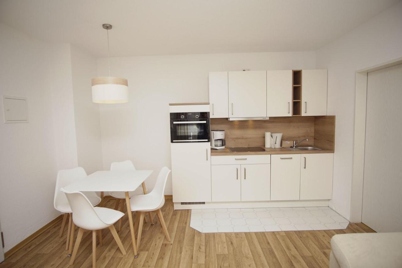 Strandnah Mit Terrasse, Gratis Nutzung Vom Ahoi Erlebnisbad Und Sauna In Sellin - Strandhaus Moenchgut Fewo06 洛布 外观 照片