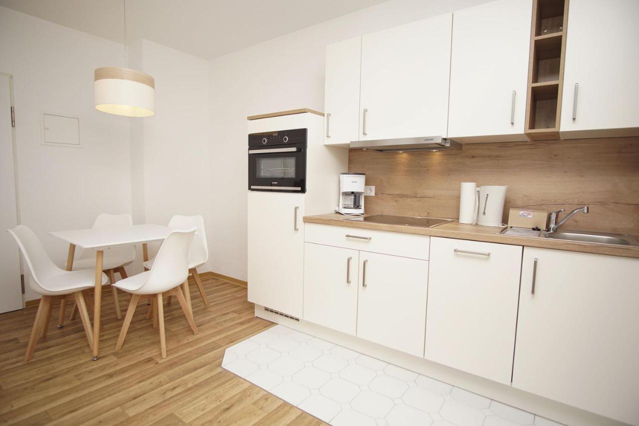 Strandnah Mit Terrasse, Gratis Nutzung Vom Ahoi Erlebnisbad Und Sauna In Sellin - Strandhaus Moenchgut Fewo06 洛布 外观 照片