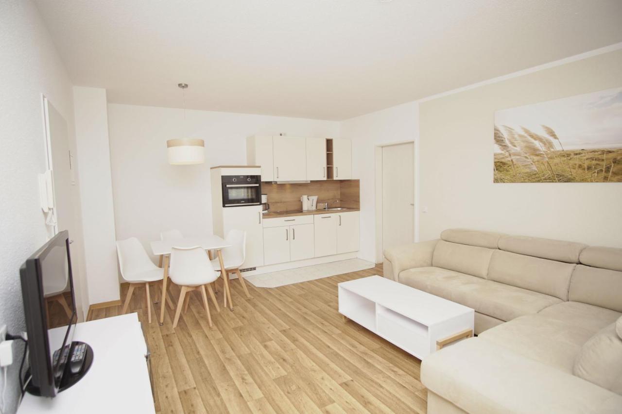 Strandnah Mit Terrasse, Gratis Nutzung Vom Ahoi Erlebnisbad Und Sauna In Sellin - Strandhaus Moenchgut Fewo06 洛布 外观 照片